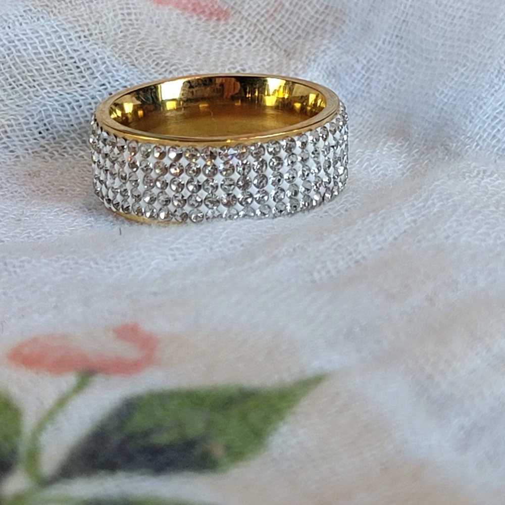 Fashion Rhinestone Ring 7.5 - Picture 5 of 6